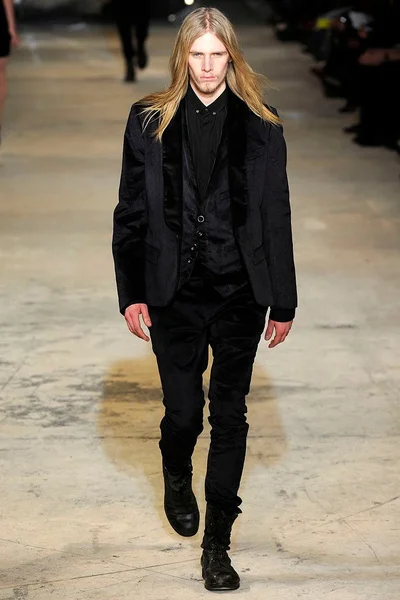 Look 43